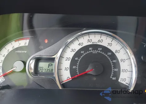 2014 Toyota Sienna Se 8 Passenger z USA, uszkodzony, nr VIN 5TDXK3DC9ES464181